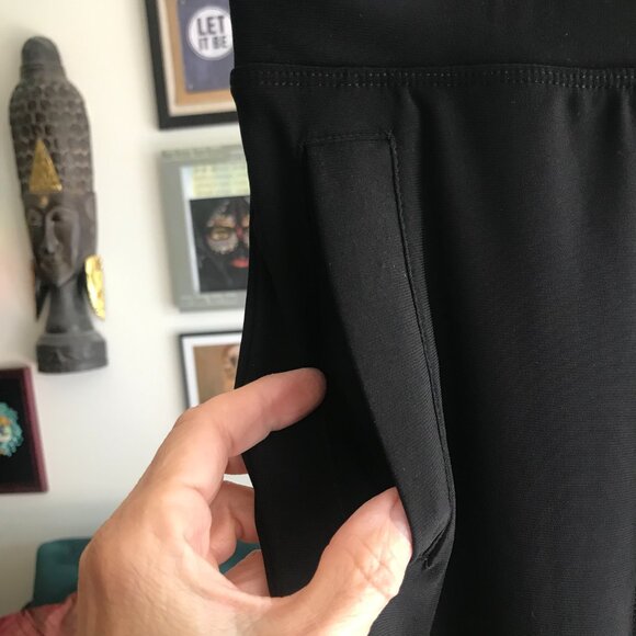 ATTITUDES by RENEE size L Petite Black Stretch Jersey Pull-On Cropped Pants - Picture 4 of 5